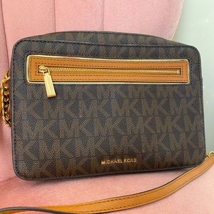 Michael Kors Crossbody